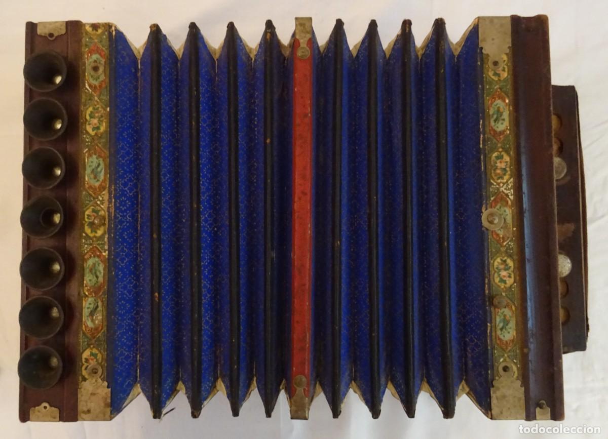 Instrumentos musicales: Acordeon diat&oacute;nico antiguo - Foto 18