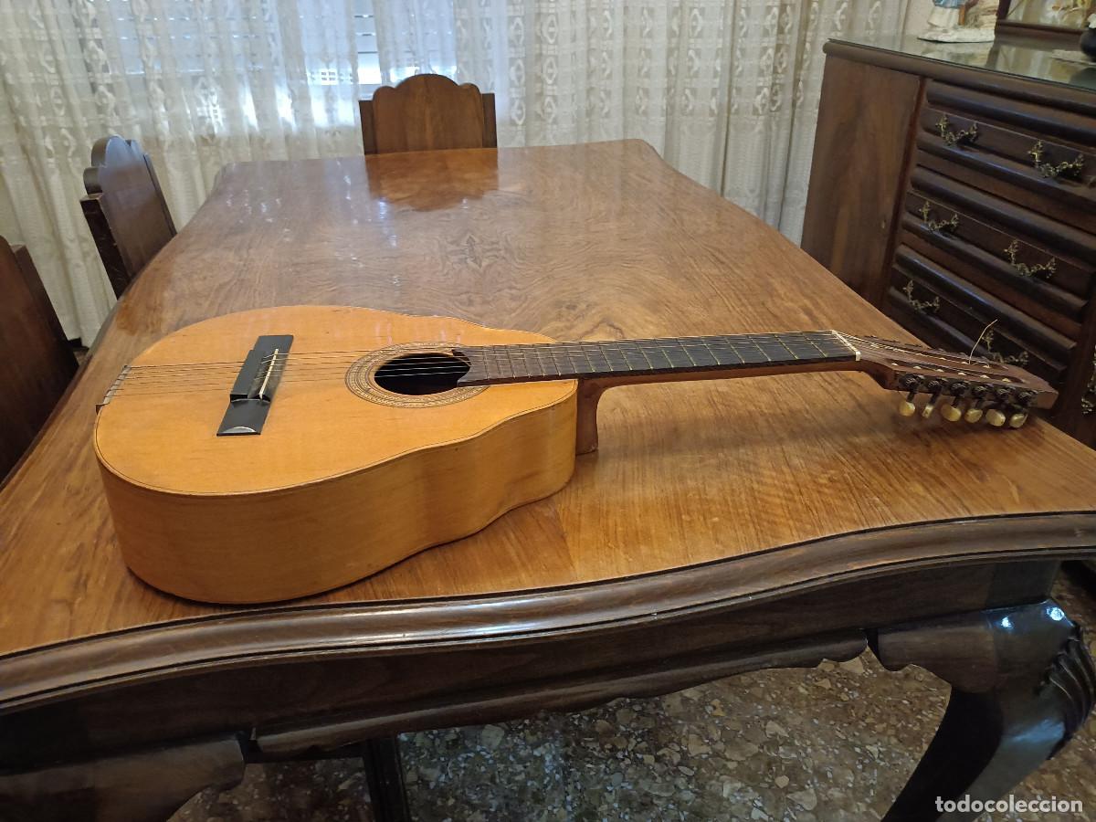 Instrumentos musicales: 3 La&uacute;des sin identificar - Foto 16