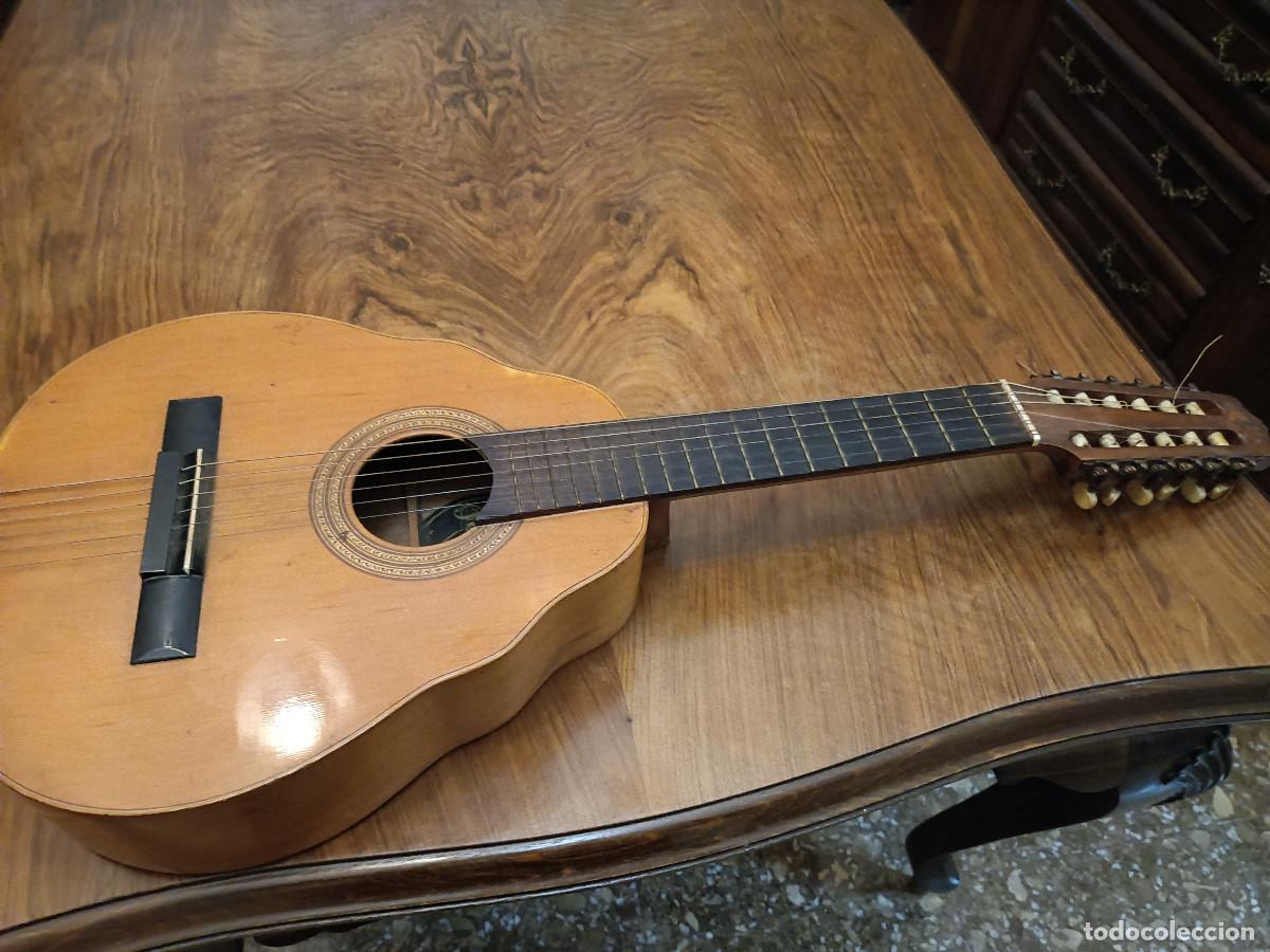 Instrumentos musicales: 3 La&uacute;des sin identificar - Foto 17