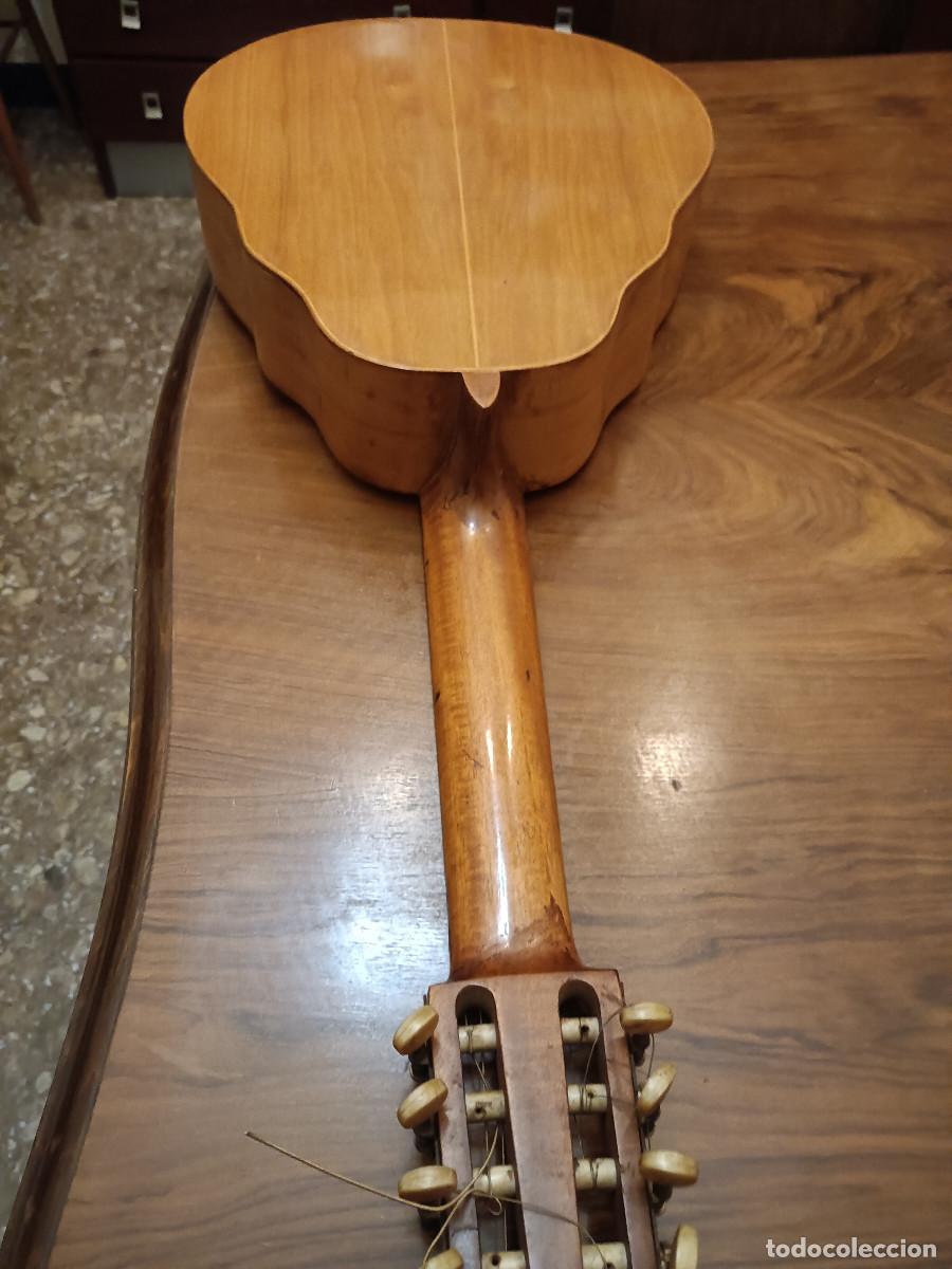 Instrumentos musicales: 3 La&uacute;des sin identificar - Foto 19
