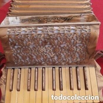 Instrumentos musicales: Antiguo Acorde&oacute;n marca Meneil Herold - Foto 3