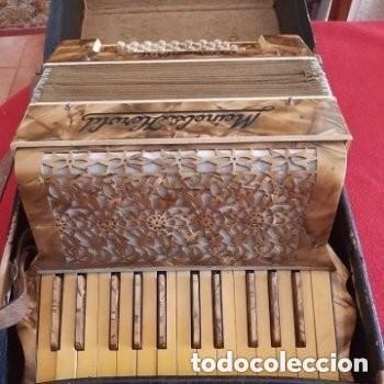 Instrumentos musicales: Antiguo Acorde&oacute;n marca Meneil Herold - Foto 5