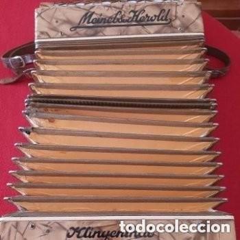 Instrumentos musicales: Antiguo Acorde&oacute;n marca Meneil Herold - Foto 7