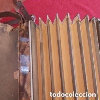 Instrumentos musicales: Antiguo Acorde&oacute;n marca Meneil Herold - Foto 20