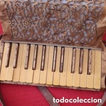 Instrumentos musicales: Antiguo Acorde&oacute;n marca Meneil Herold - Foto 21