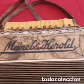 Instrumentos musicales: Antiguo Acorde&oacute;n marca Meneil Herold - Foto 23