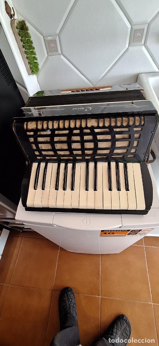 Instrumentos musicales: Acordeon Casino funcionando - Foto 1