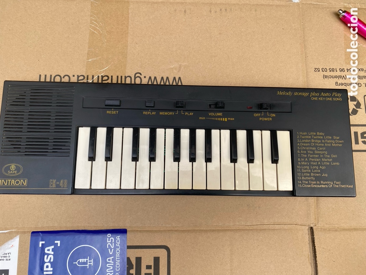 Instrumentos musicales: Teclado intron ek48. Funciona. 37 cm. - Foto 1