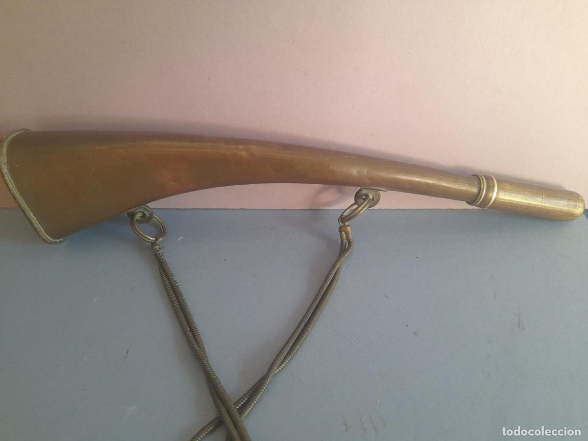 Instrumentos musicales: peque&ntilde;a corneta de laton, 29cm aprox, funcionando - Foto 1
