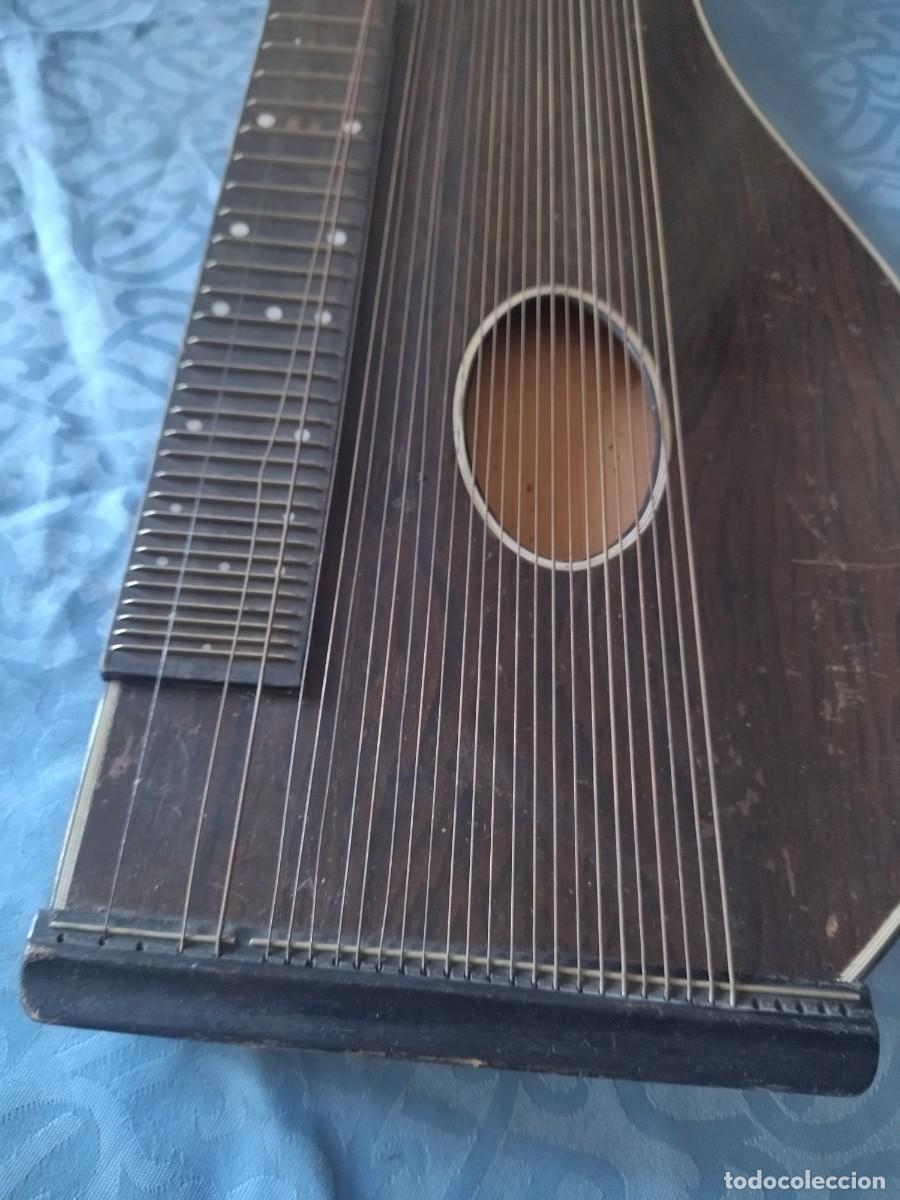 Instrumentos musicales: ANTIGUA CITARA DE 32 CUERDAS - Foto 4