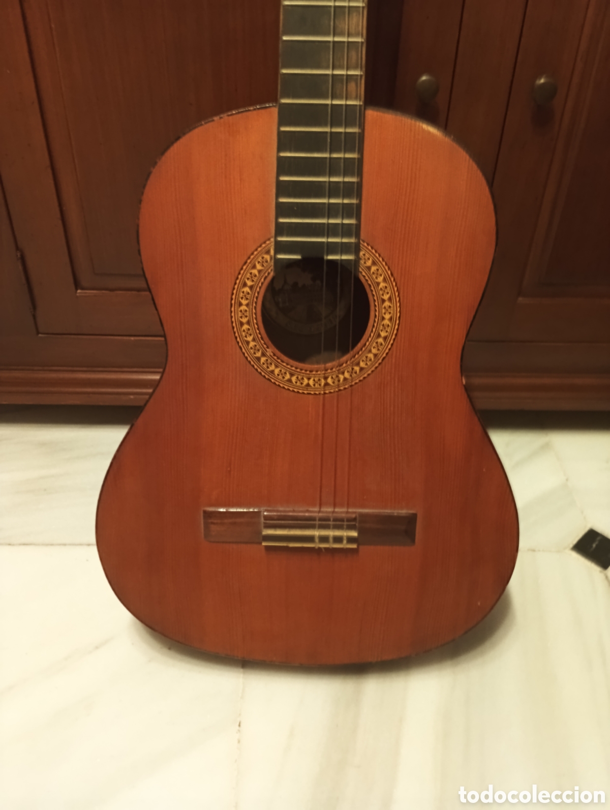 Instrumentos musicales: guitarra marca aranjuez para restaurar - Foto 2