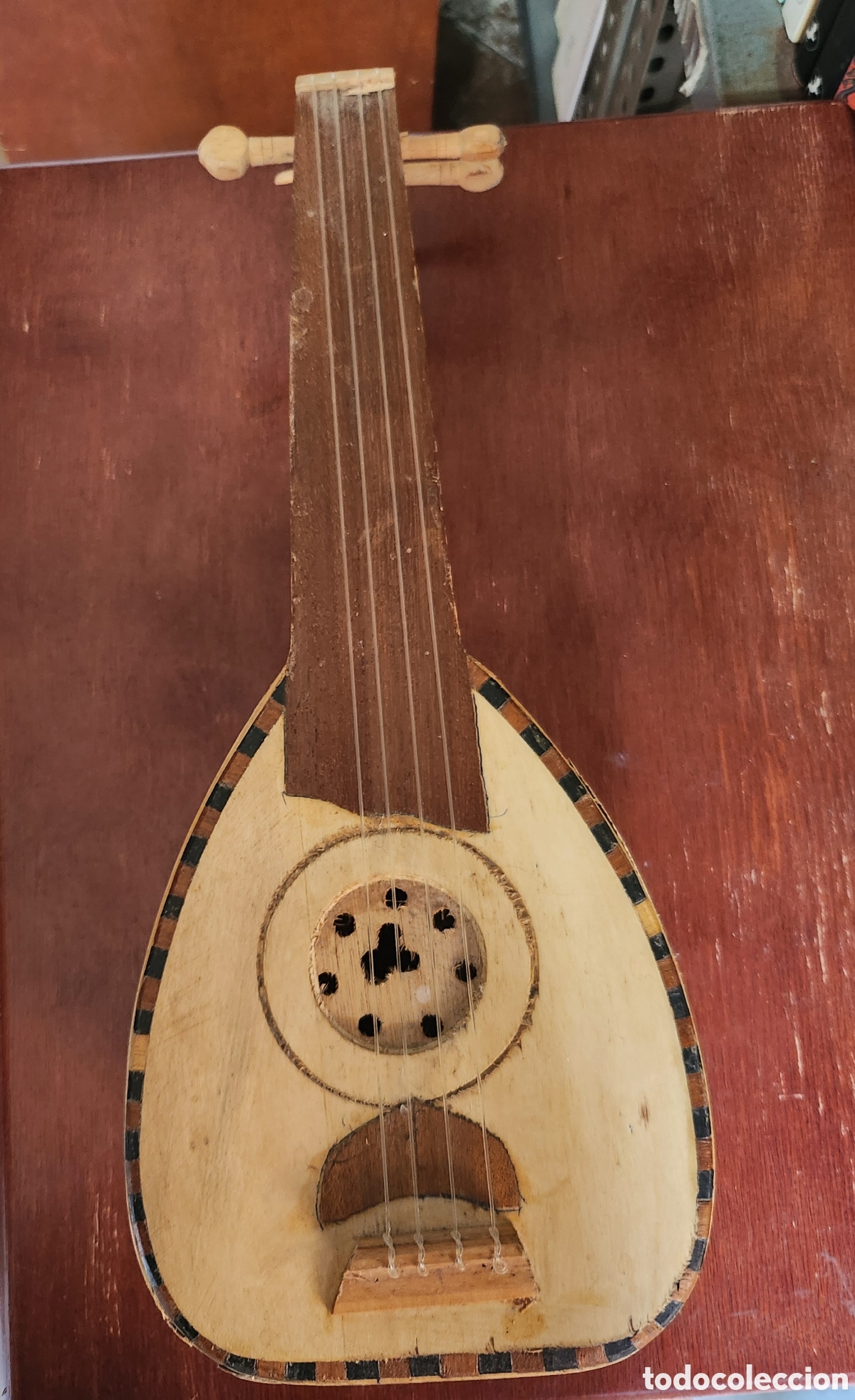Instrumentos musicales: Guitarra artesanal de madera - Foto 1