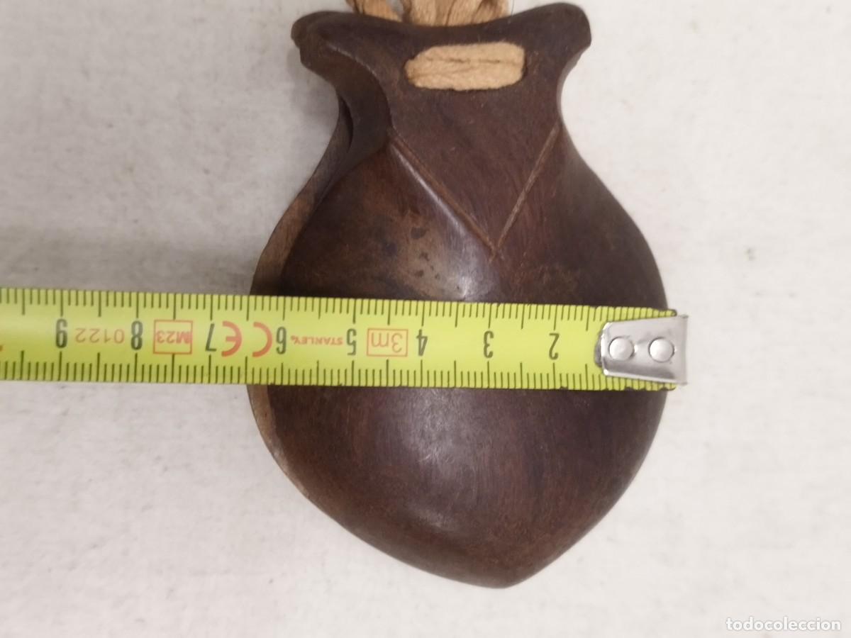Instrumentos musicales: Antigua casta&ntilde;uela de madera. - Foto 5
