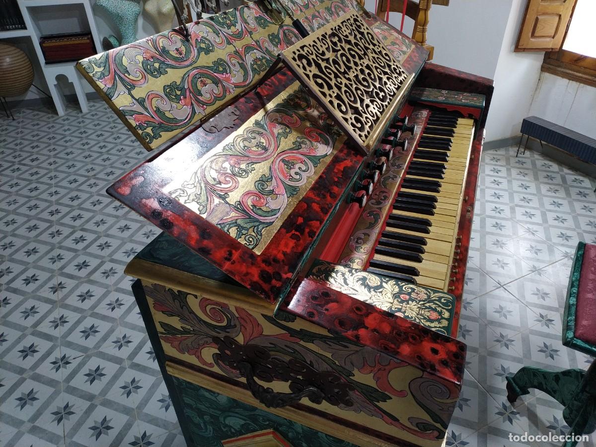 Instrumentos musicales: Armonio decorado y restaurado - Foto 6