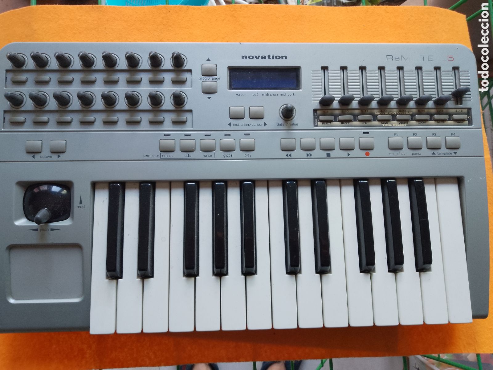 Instrumentos musicales: Novation . Rotation 25 - Foto 1