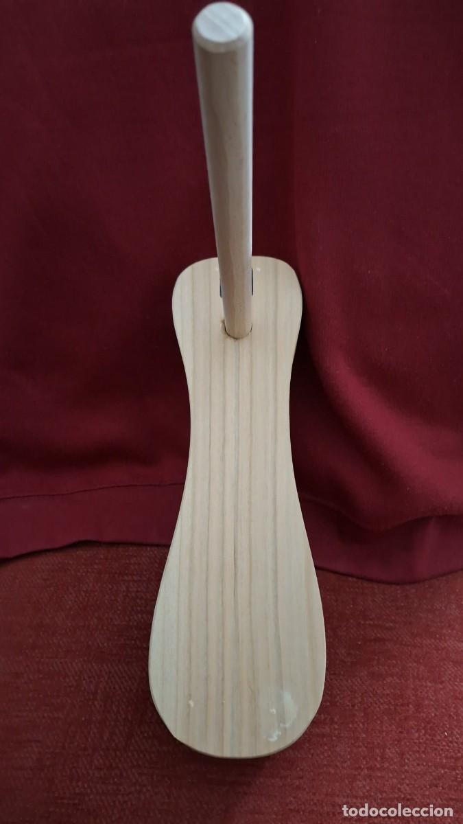 Instrumentos musicales: Carraca artesanal de madera nueva. 25 cm - Foto 3
