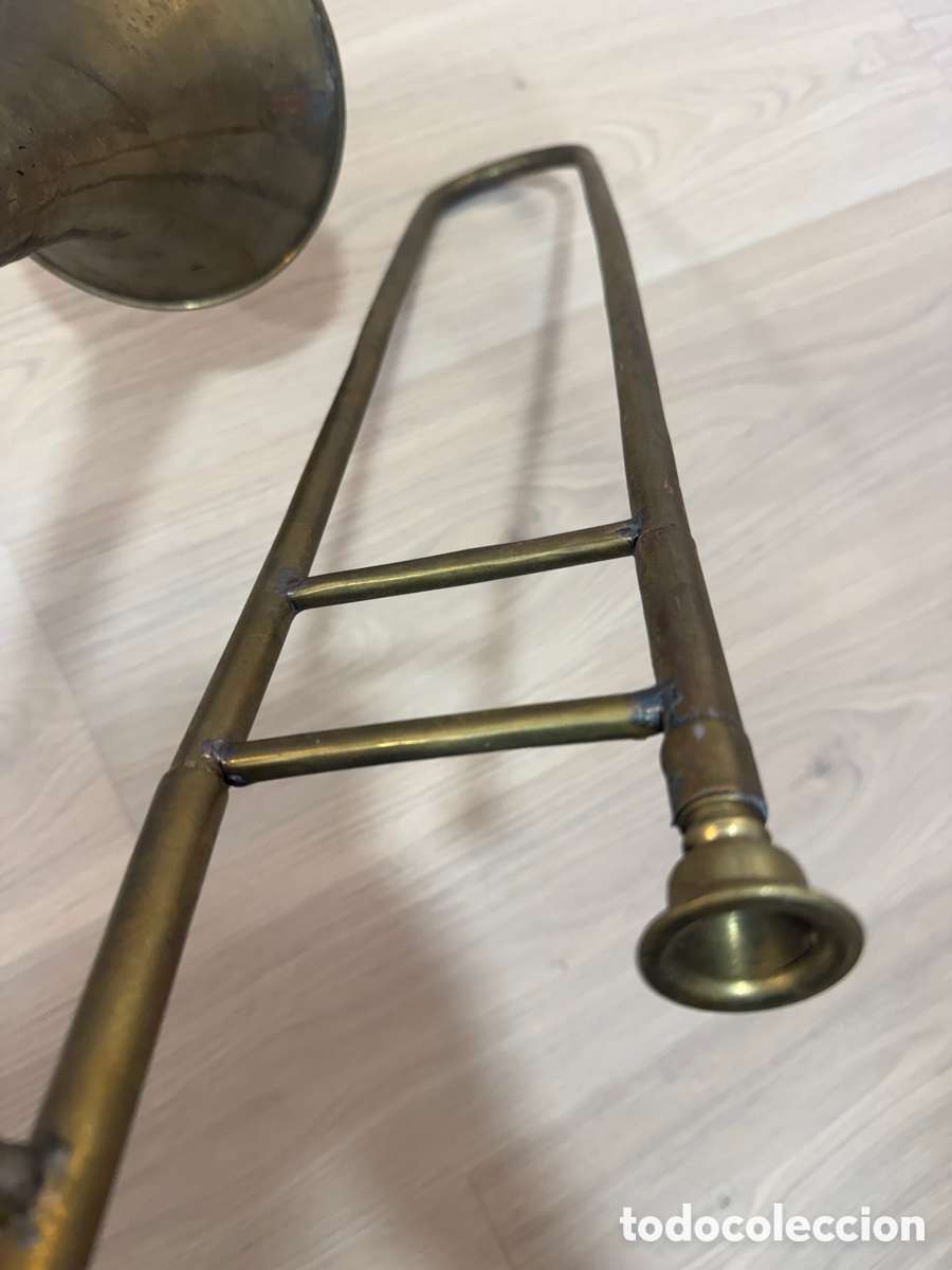Instrumentos musicales: Trompeta decorativa de lat&oacute;n - Foto 2