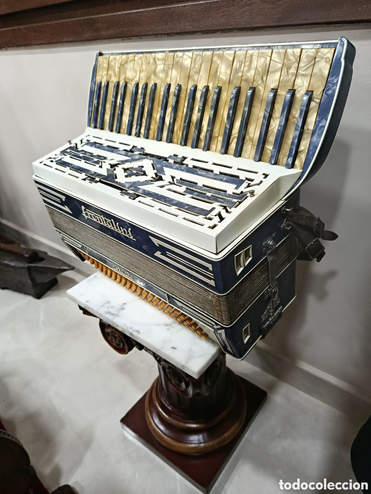 Instrumentos musicales: Acorde&oacute;n Frontalini antig&uuml;o - Foto 2