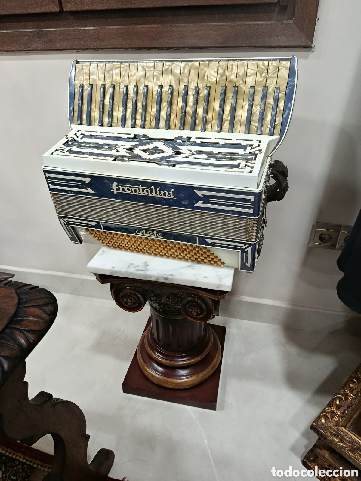Instrumentos musicales: Acorde&oacute;n Frontalini antig&uuml;o - Foto 1