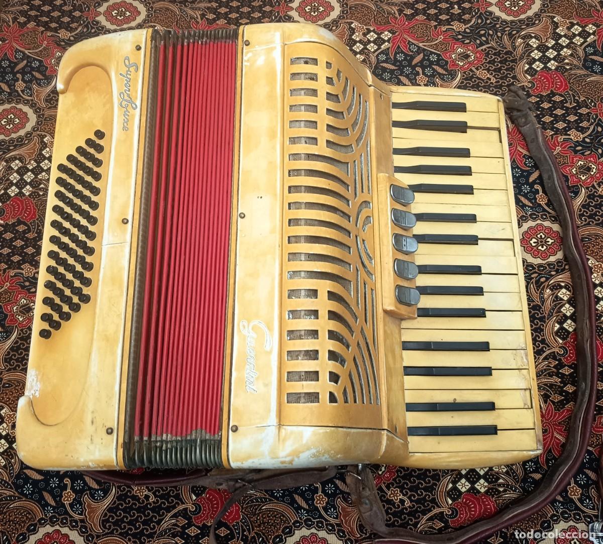 Instrumentos musicales: ANTIGUO ACORDE&Oacute;N GUERRINI SUPER LUXE SUPERLUXE - Foto 1