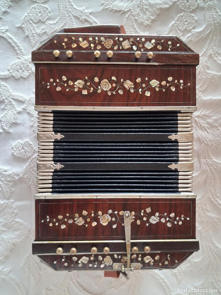 Instrumentos musicales: Bandone&oacute;n Doble A nacarado sistema argentino y con registros