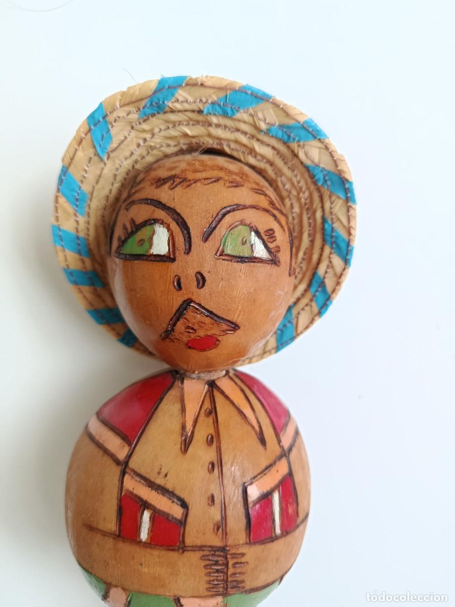 Instrumentos musicales: MARACA DE CUBA HECHA DE CALABAZA