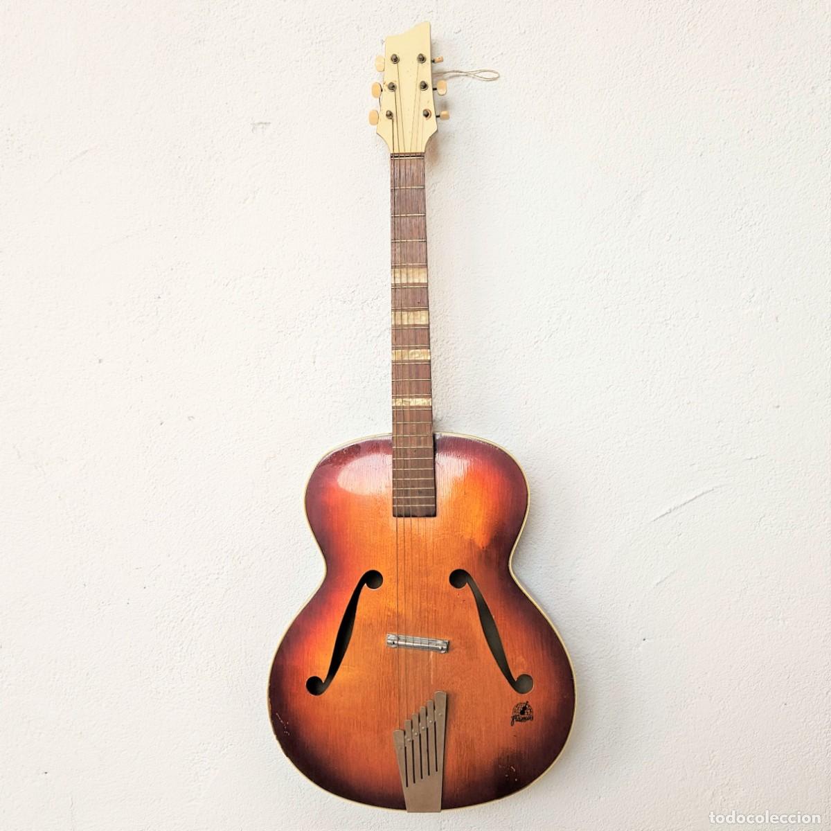 Instrumentos musicales: Guitarra vintage &rdquo;Framus&rdquo;. 1960 - 1969