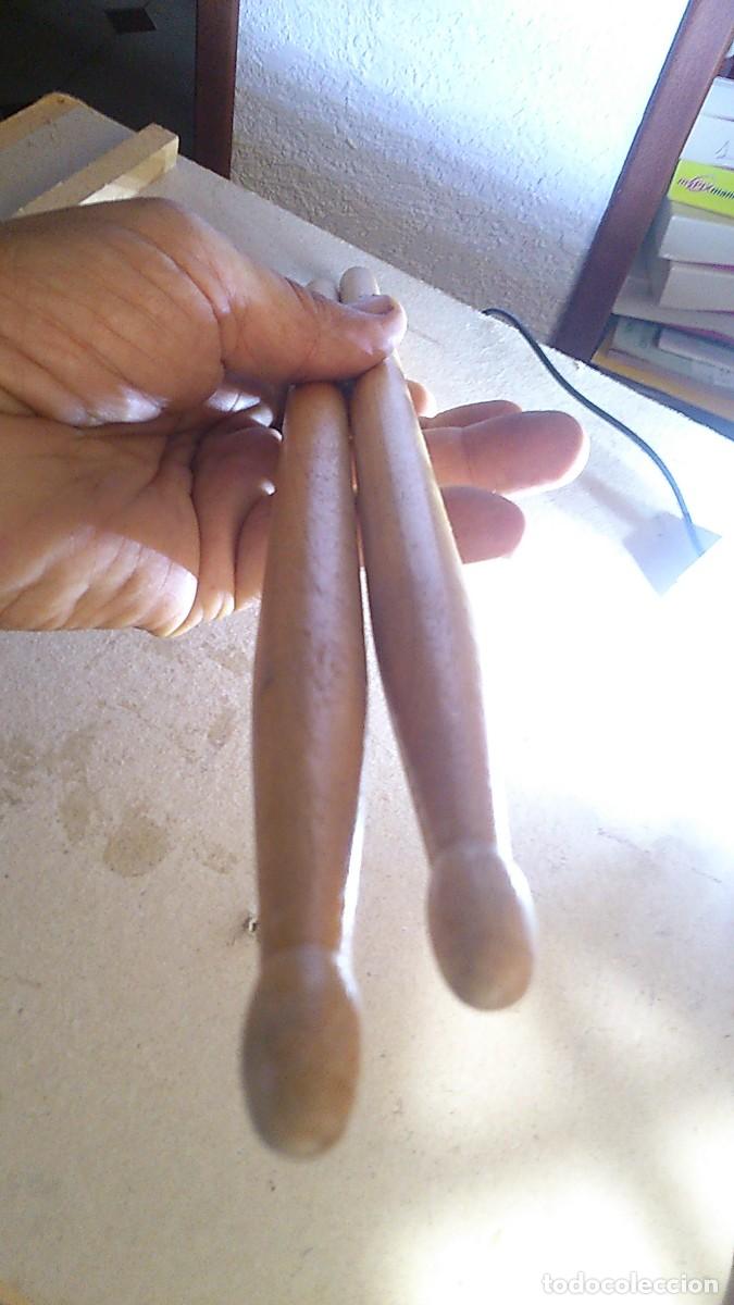 Instrumentos musicales: DOS BAQUETAS PARA PERCUSI&Oacute;N: EN MUY BUEN ESTADO PARA SU USO.