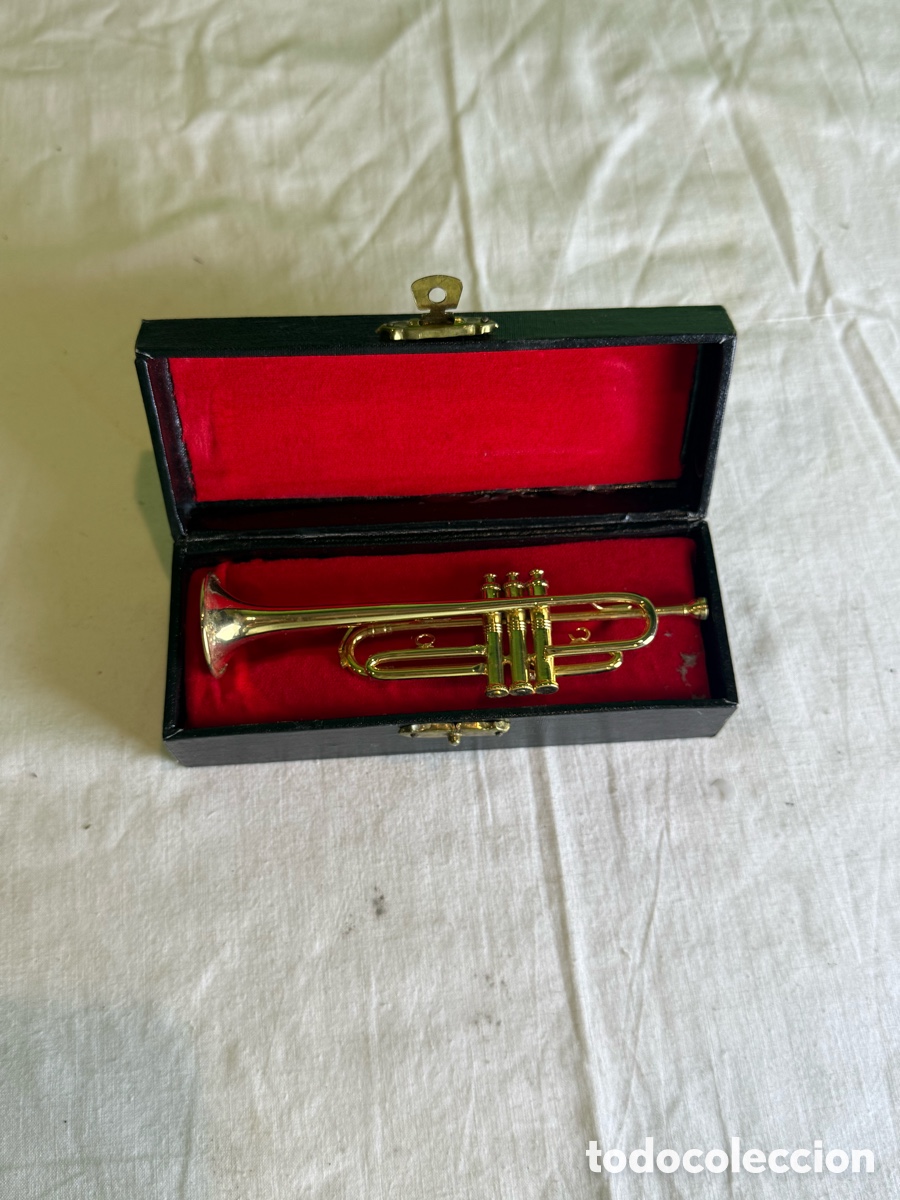 Instrumentos musicales: Mini trompeta decorativa de metal dorado con estuche original recuerdo concurso sardanas 2002