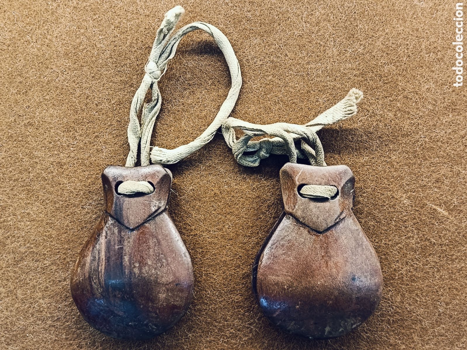 Instruments Musicaux: ANTIGUAS CASTA&Ntilde;UELAS ESPA&Ntilde;OLAS PARA NI&Ntilde;A . - S.XIX. 6,3 &times;4,4 cm