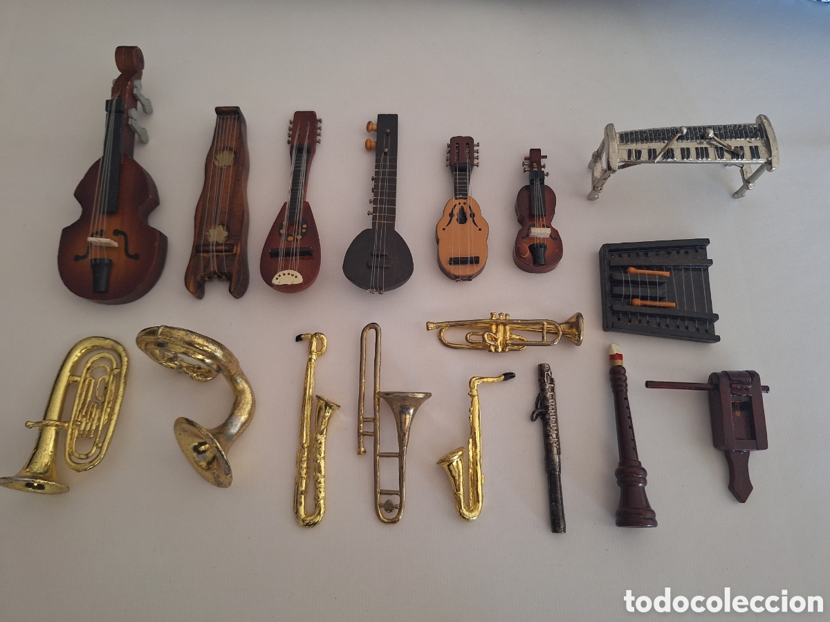 Strumenti musicali: LOTE 17 INSTRUMENTOS MINIATURA M&Uacute;SICA