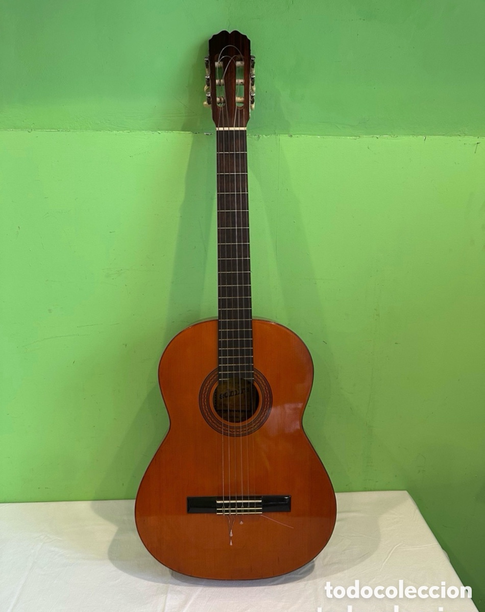 Instrumentos Musicais: Guitarra cl&aacute;sica espa&ntilde;ola Admira modelo Sonia con funda original