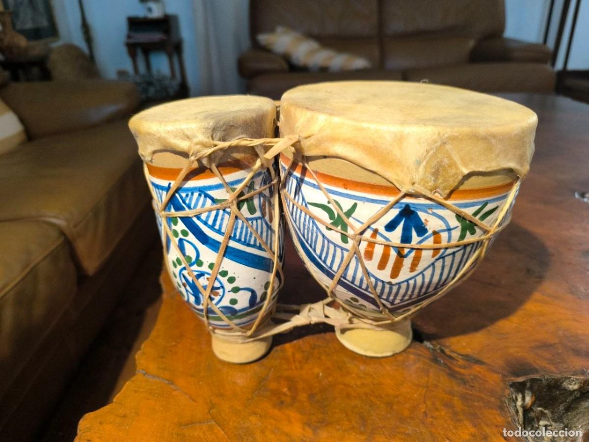 Instrumentos musicales: BONGOS TAMBORES NORTE DE &Aacute;FRICA CER&Aacute;MICA ESMALTADA Y PIE Excelente Decoracion y Colores Muy Bonitos