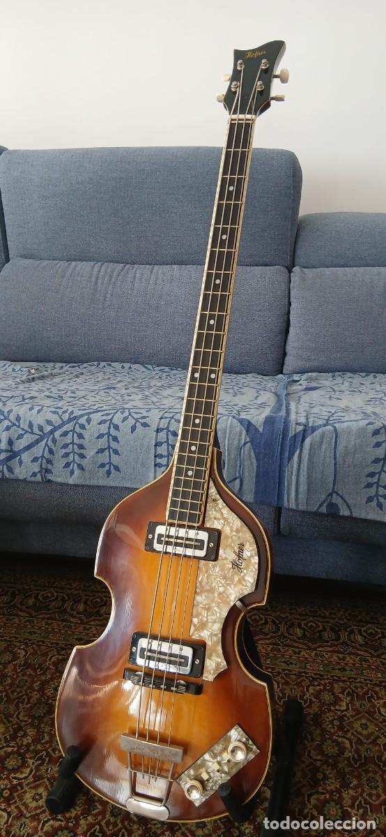 Instrumentos musicales: Bajo H&ouml;fner construido en 1969. Modelo 500/1
