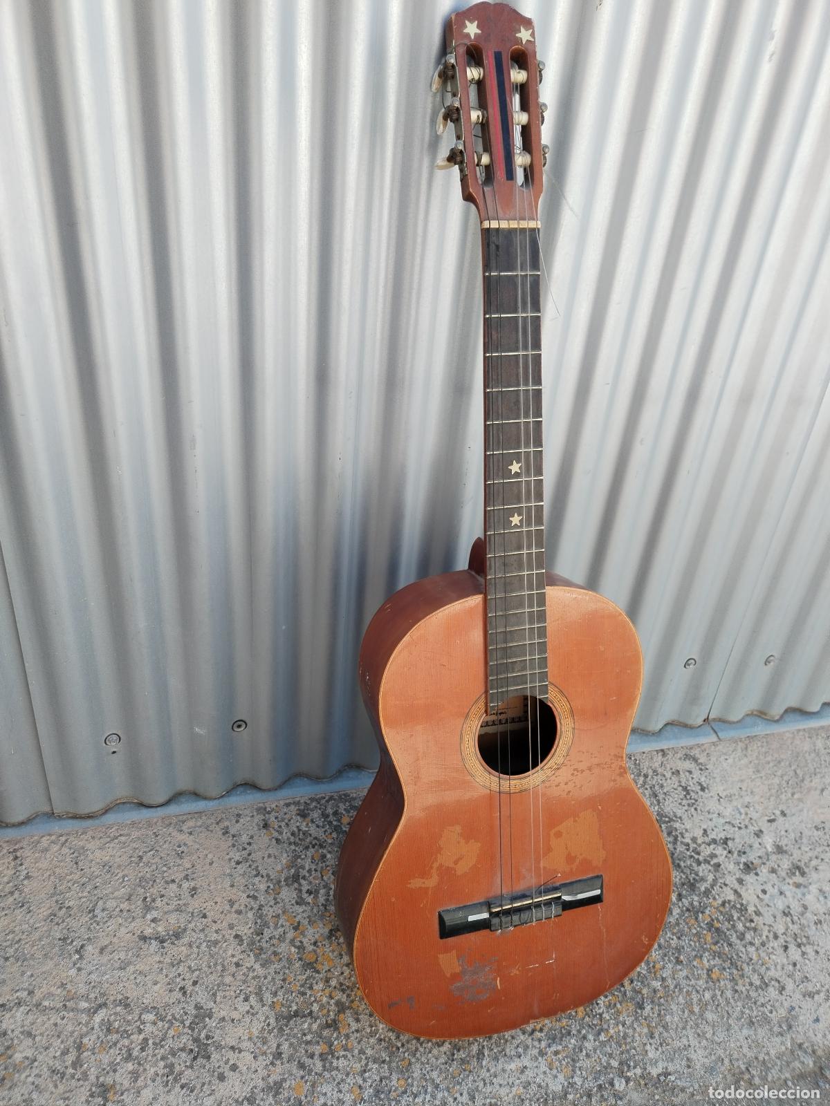 Instrumentos musicales: Guitarra espa&ntilde;ola de Cesar Rodriguez para El Corte Ingl&eacute;s,
