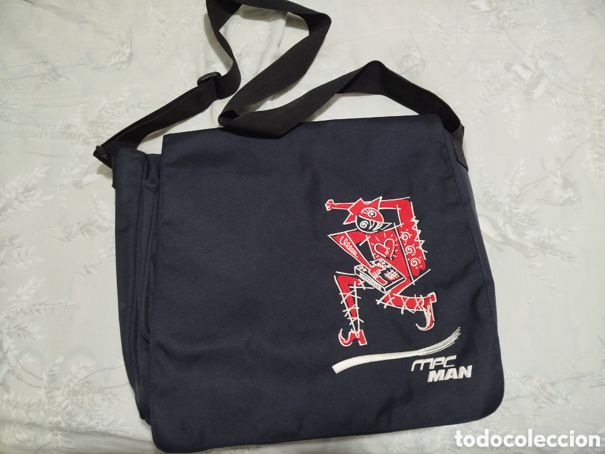 Instrumentos musicales: Mochila Bandolera Oficial MPC Man - Edici&oacute;n Limitada Coleccionista (Akai MPC 1000)