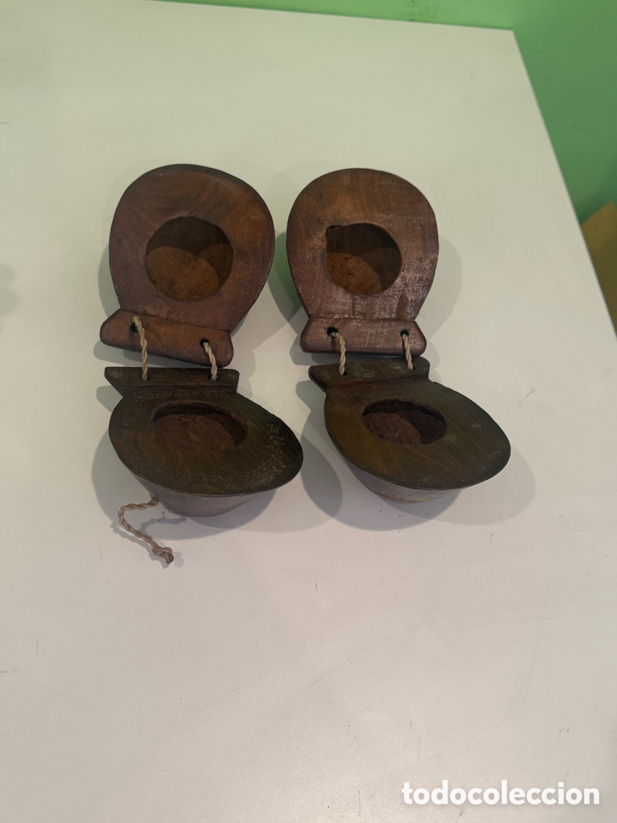 Instruments Musicaux: Pareja de grandes casta&ntilde;uelas cordobesas antiguas de madera tallada finales del siglo XIX.