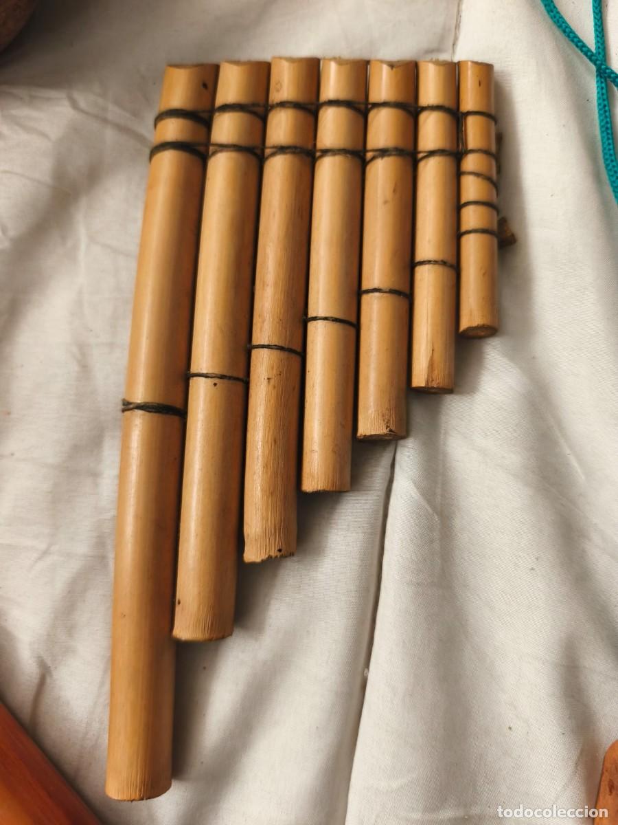 Musical instruments: zampo&ntilde;a . instrumento de viento tradicional de la regi&oacute;n andina. Original