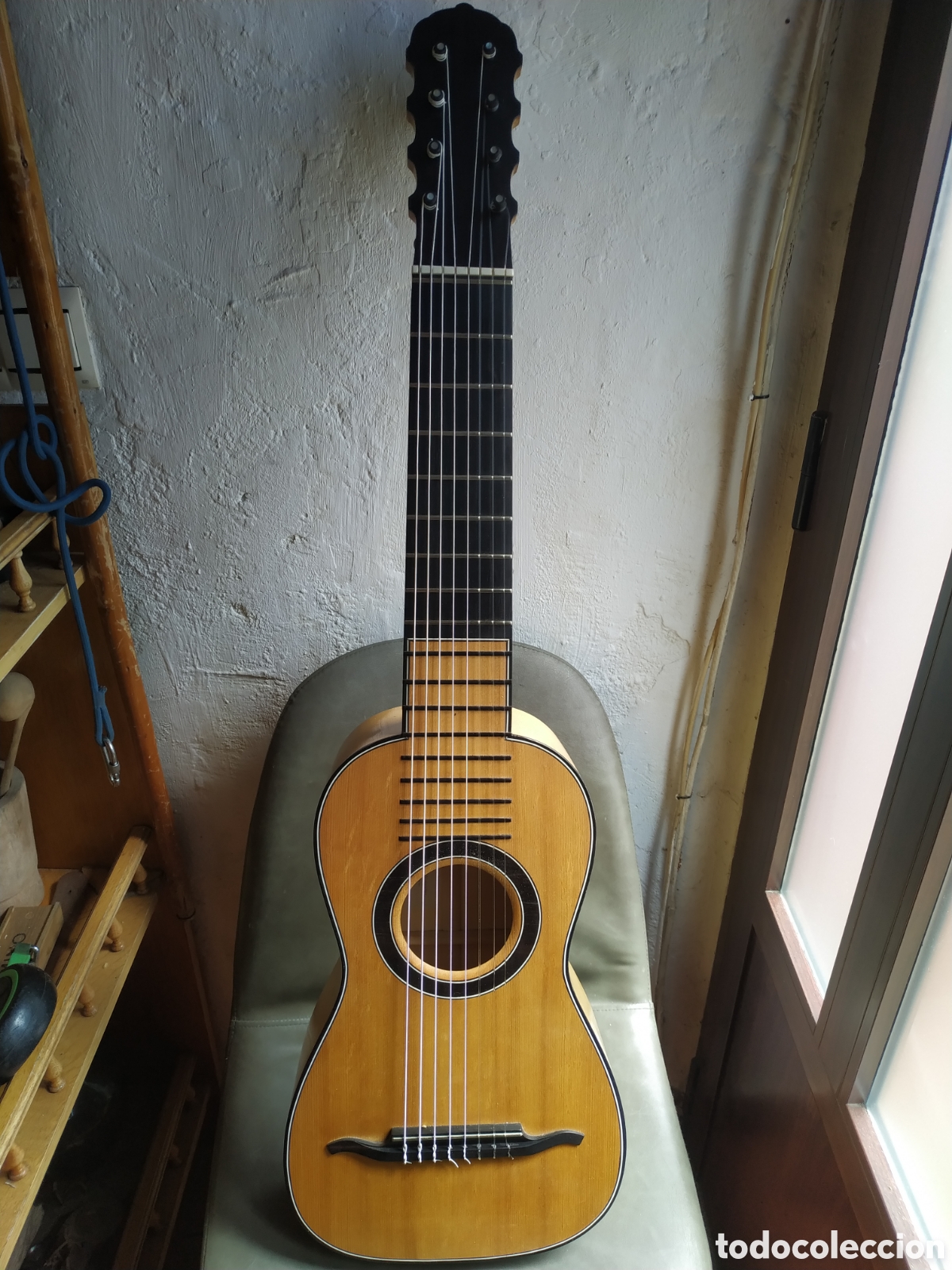 Instrumentos musicales: Guitarra Peter Harlan 8 cuerdas