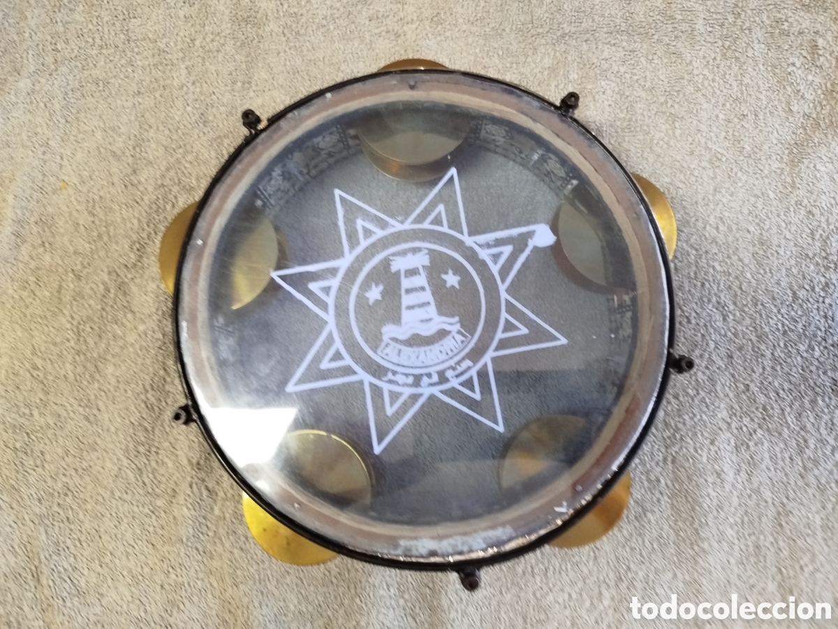 Instrumentos musicales: Pandereta egipcia o Riq (o Riqq) de madera taraceada turca, de Alejandr&iacute;a.