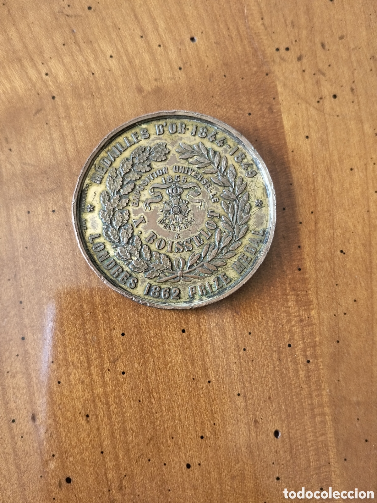 Instrumentos musicales: &rdquo;El Eco de la Excelencia: Medalla de Oro Boisselot (1862), Testigo de la Edad de Oro del Piano Franc
