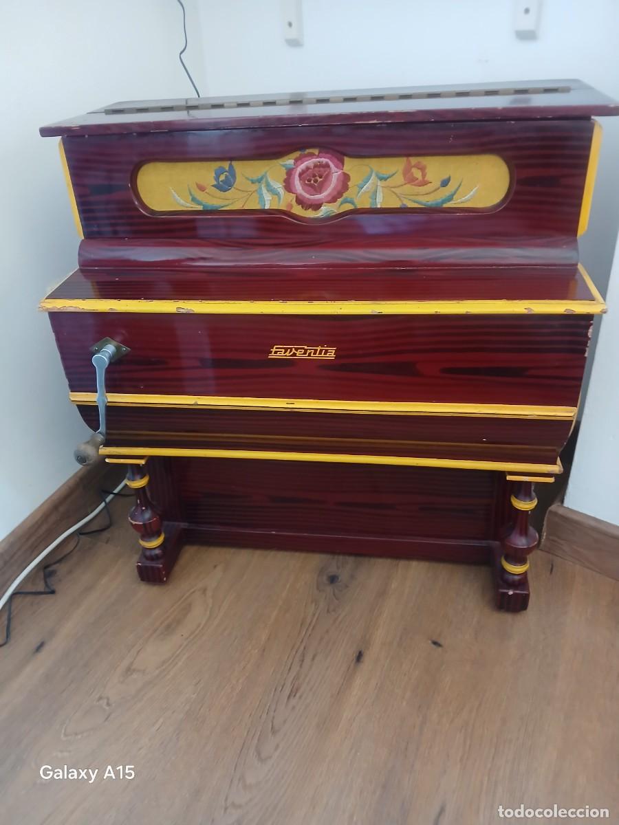 Instrumentos musicales: Organillo a&ntilde;os 50 marca Faventia