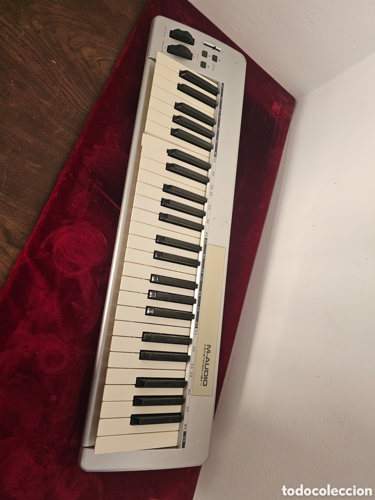 Instrumentos musicales: Modelo: M-Audio Keystation 49e (Controlador MIDI USB de 49 teclas). NO FUNCIONA