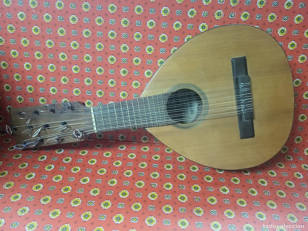 Instrumentos musicales: ANTIGUA BANDURRIA O LAUD GUITARRA MARTINEZ R&Uuml;CKER CORDOBA JAEN