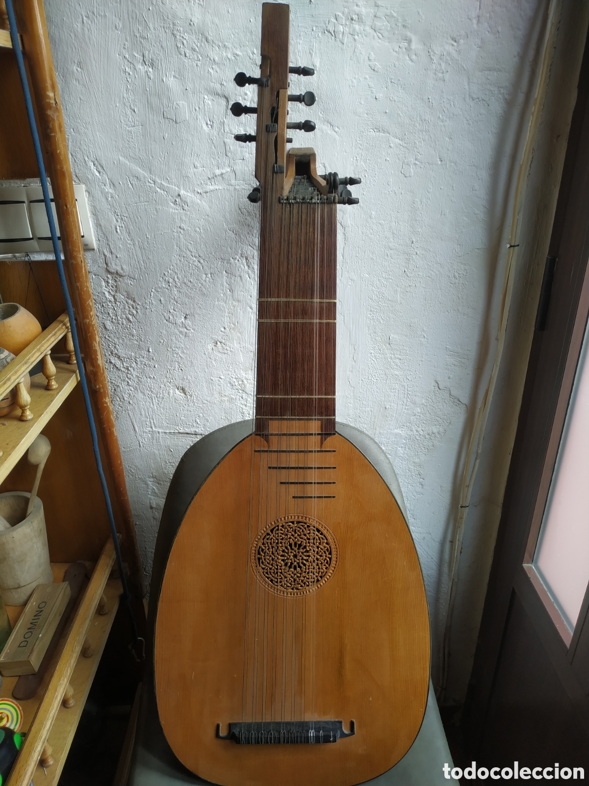 Instrumentos musicales: La&uacute;d renacentista W. Overmann 1964