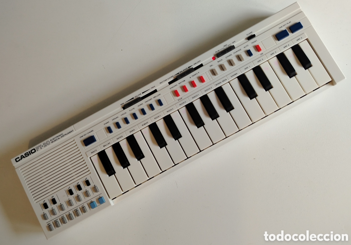 Instrumentos musicales: Piano sintetizador Casio pt20, poco usado, si rayones, Manuel y funda, funciona perfecto, sin &oacute;xido