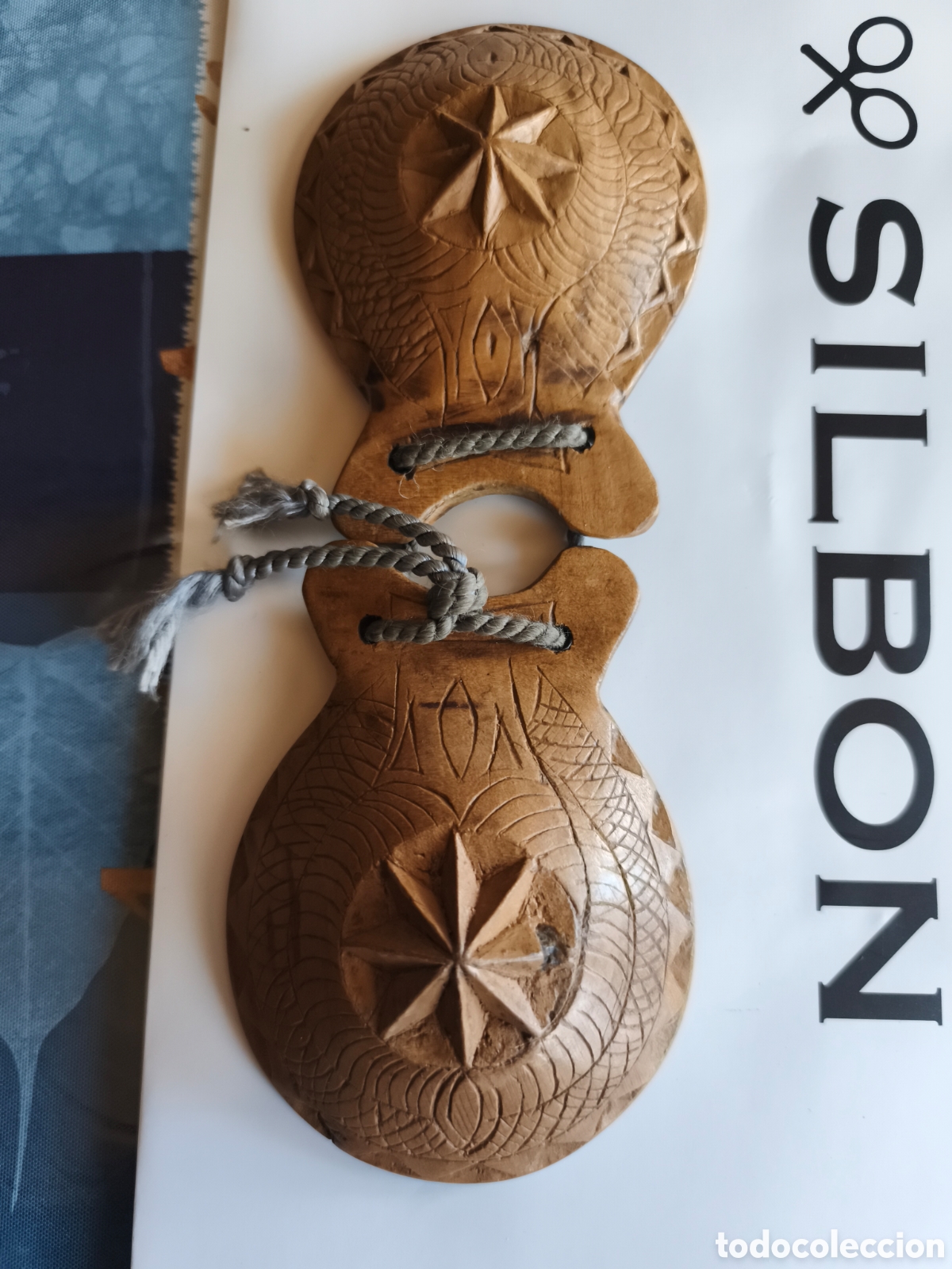 Instrumentos musicales: Antiguas casta&ntilde;uelas maragatas hechas a mano arte pastoril labradas en perfecto estado