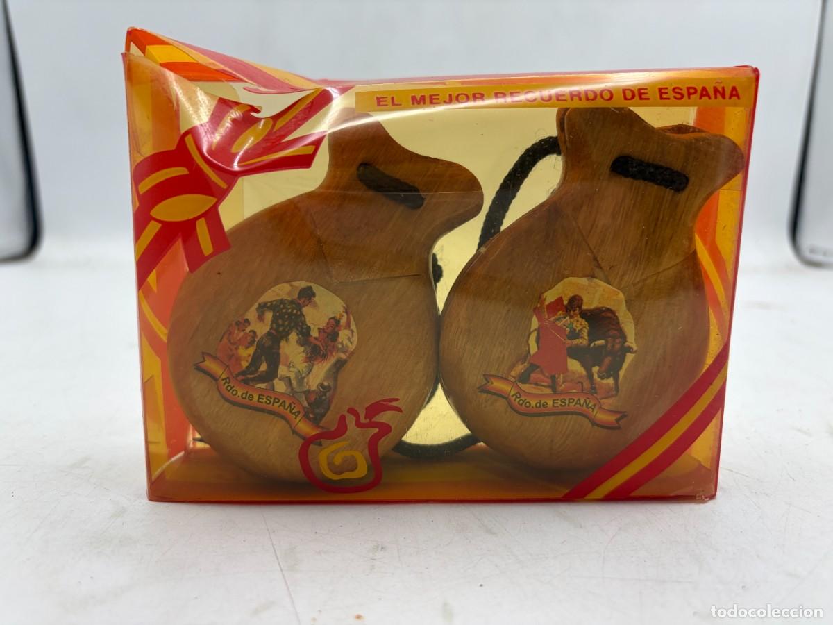 Instrumentos musicales: CASTA&Ntilde;UELAS ESPA&Ntilde;OLAS DE MADERA. RECUERDO DE ESPA&Ntilde;A. EN CAJA ORIGINAL. TAUROMAQUIA. SOUVENIR.