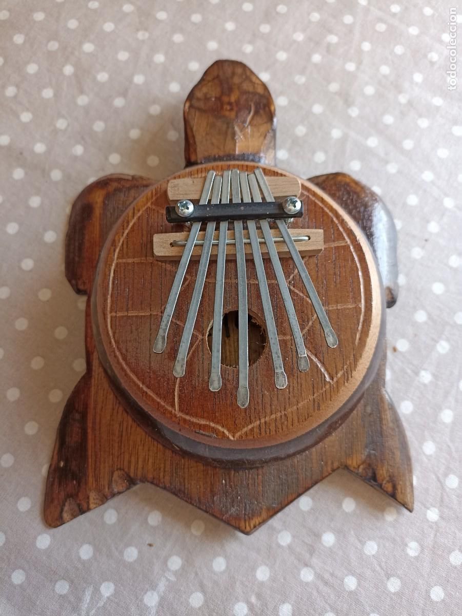 Instrumentos musicales: Kalimba, instrumento musical de percusi&oacute;n