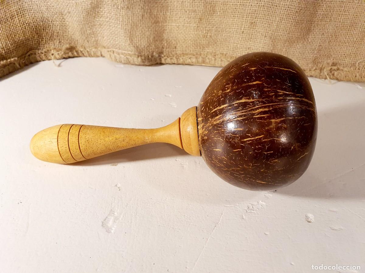 Instrumentos musicales: Antigua maraca de coco. - Foto 3